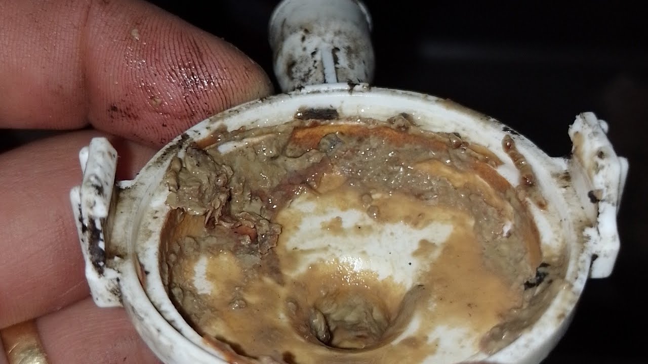 VRV Daikin, Evaporadora Com Alarme A3, Desmontagem e Limpeza da Bomba de Drenagem.