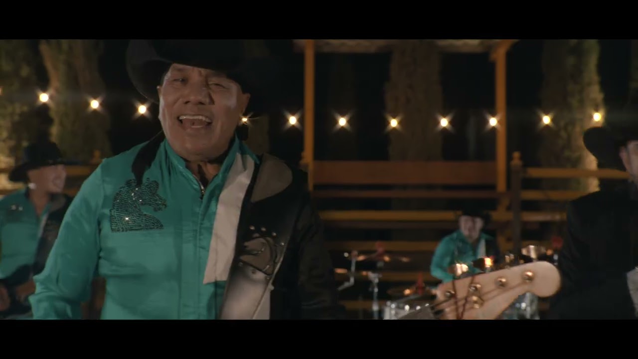 @BroncoOficial y @LosRielerosDelNorte  - Dime Quien Es