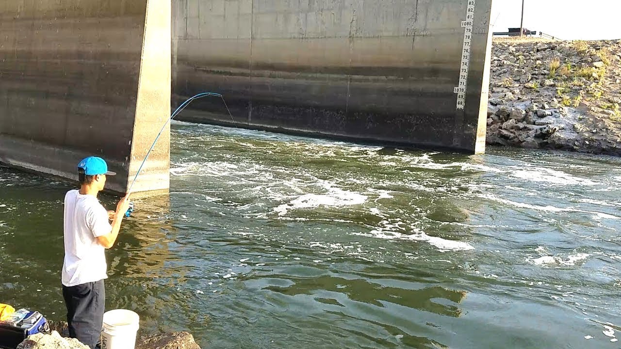Spillway Fishing For Striper. EP 58