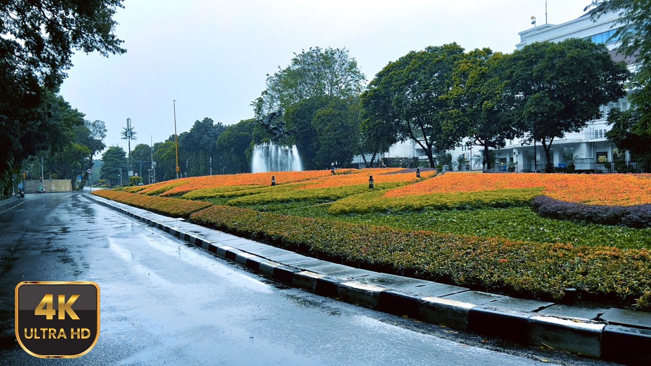 4K rainy walk tour Jakarta 2022 🇮🇩- Walking in the rainy day - Relaxing walk under the rain