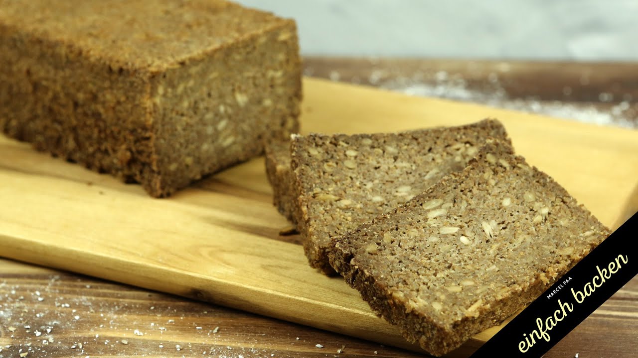 Pumpernickel - Schwarzbrot Rezept das mehrere Wochen frisch bleibt