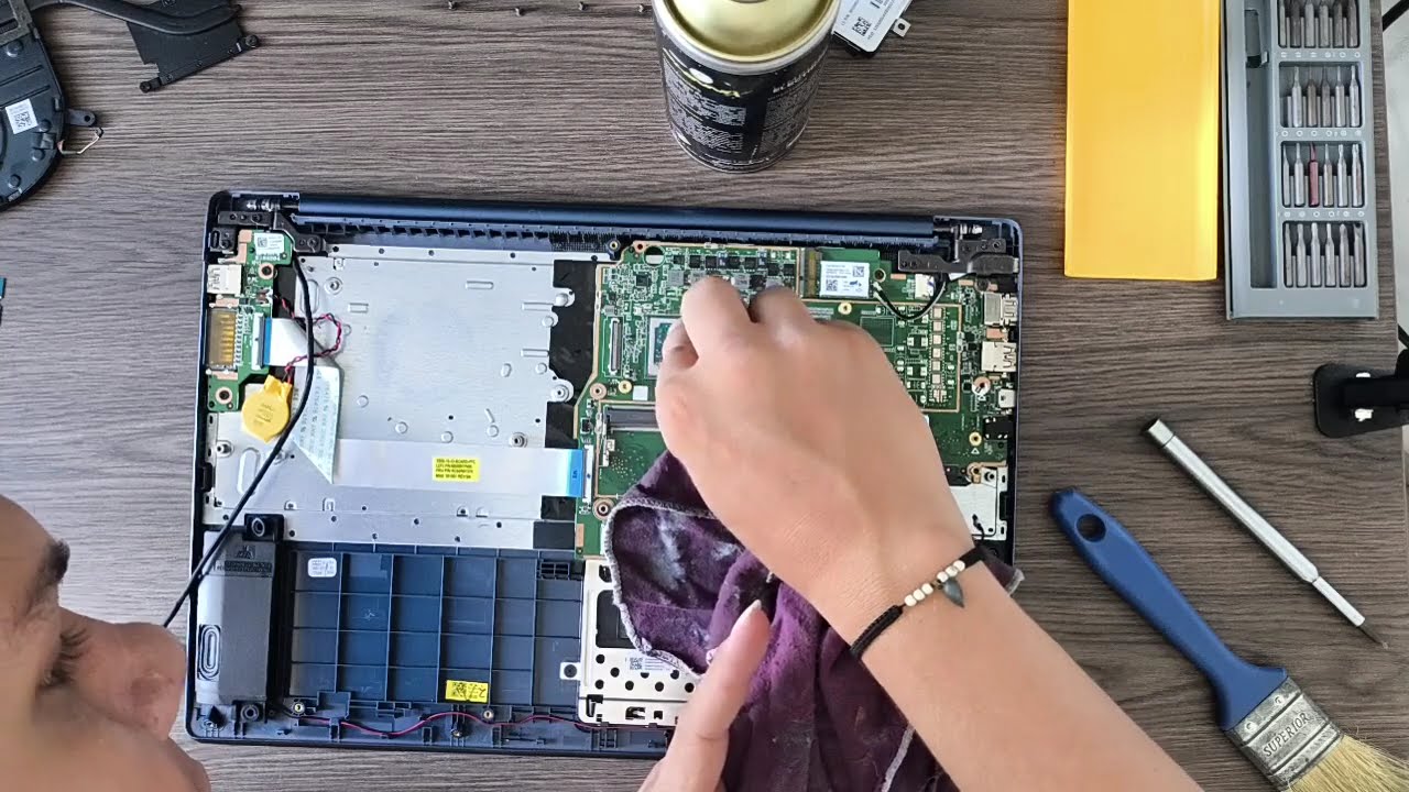 Como desarmar y hacer mantenimiento a portátil lenovo ideapad 330s 15-ARR