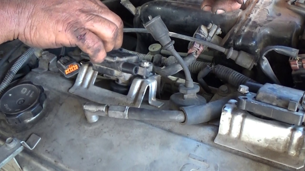 How To Replace the Ignition Wires on a 2003 Mitsubishi Galant
