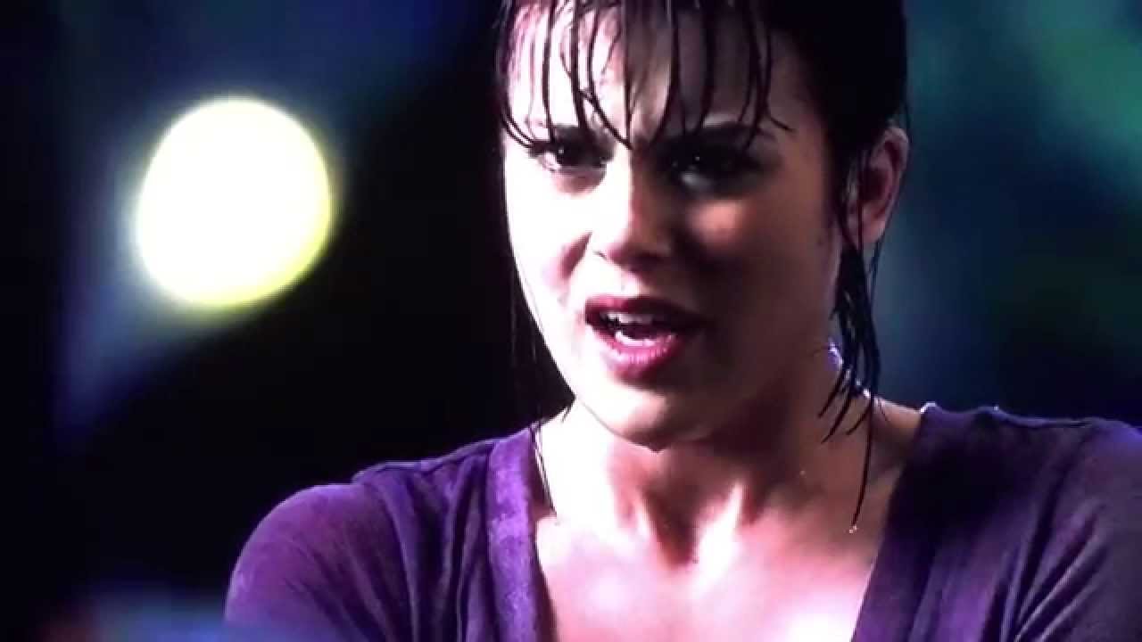 Emily and Paige - Wrecking Ball
