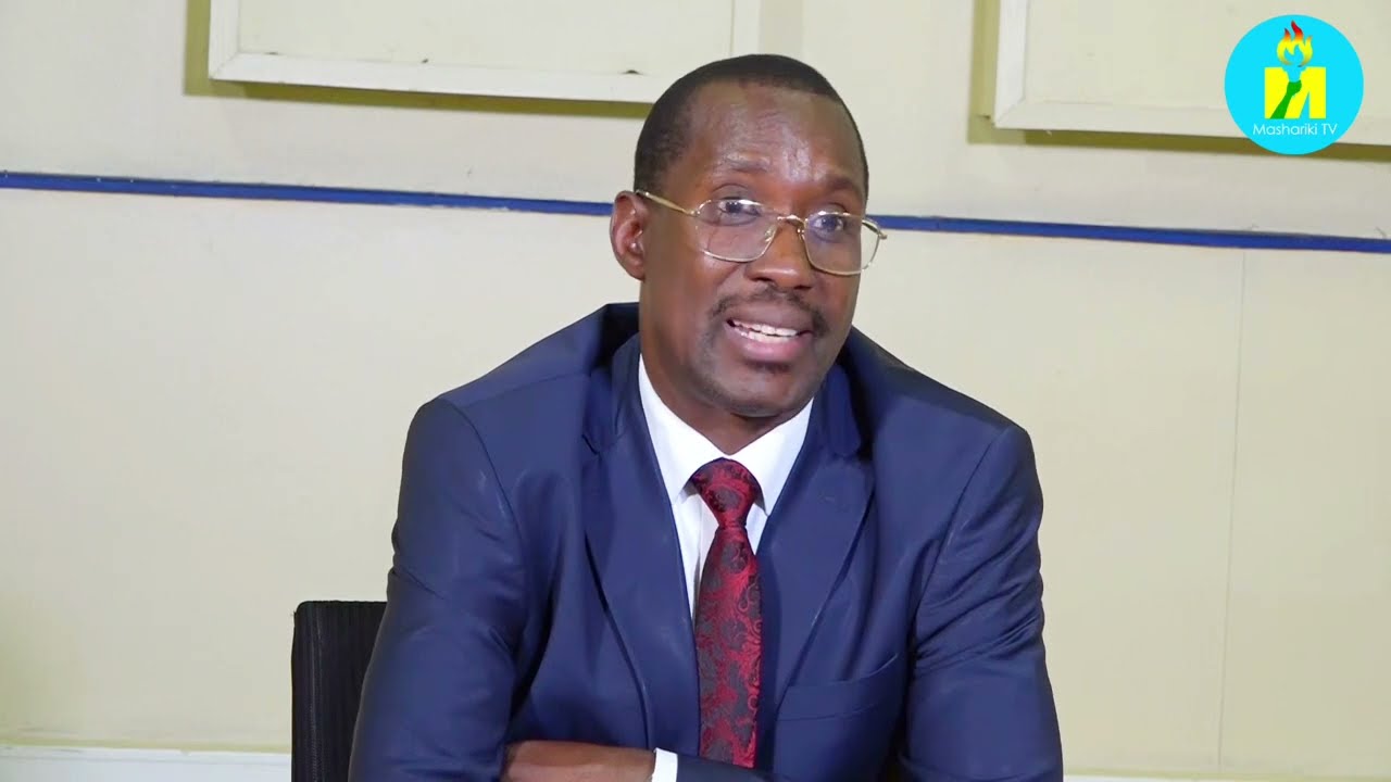 Umushikiranganji arizeza Abigisha ko ikibazo cabo kigiye gukemurwa agashahara kabo kakisununura
