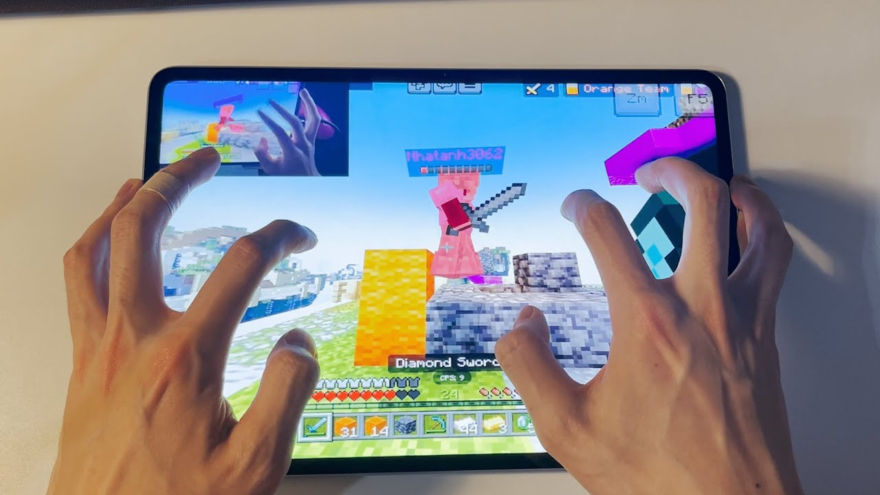 Hive Bedwars With Handcam on MOBILE (Best Player)