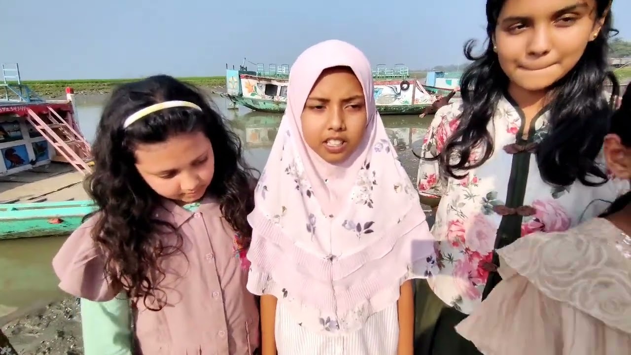 এই মেয়েটির অনেক প্রতিভা দেখুন