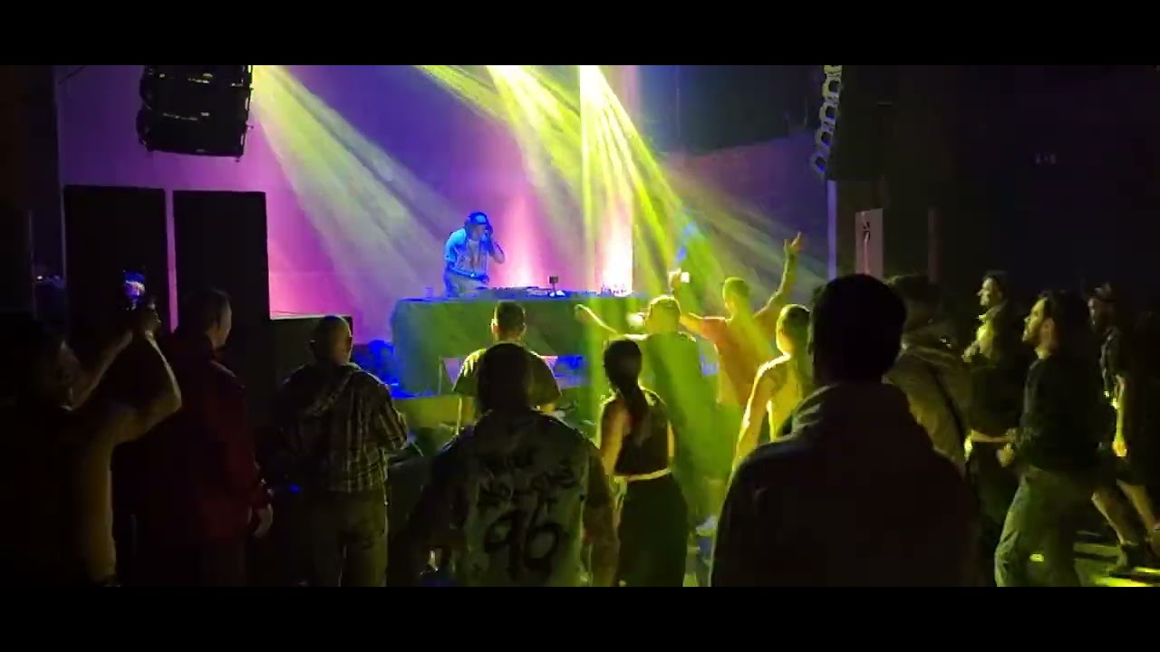 MIKE VERROS LIVE IN ATHENS