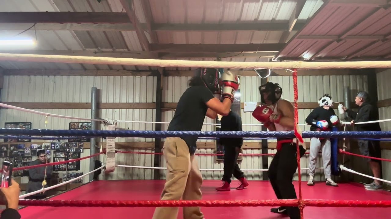 Sparring Brazoria at Angleton Boxing Gym: Barac vs Mayan- Round 2. 1/13/26