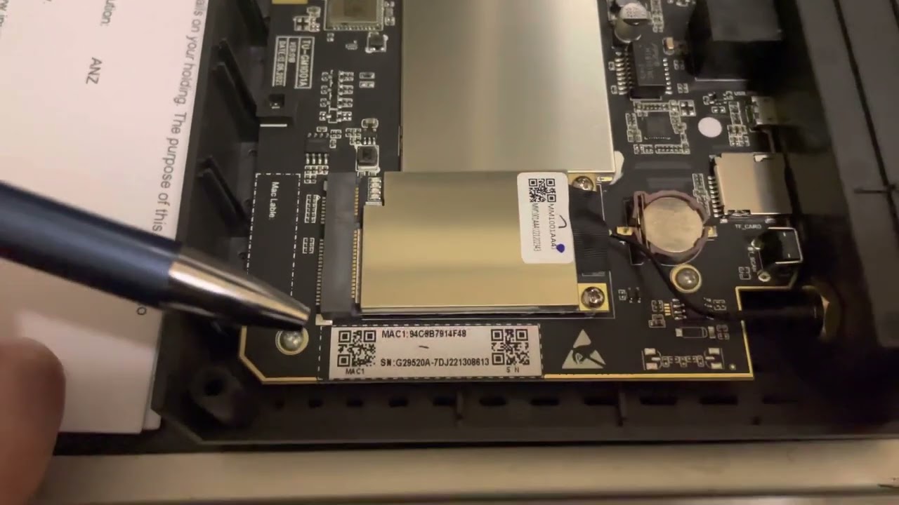 New Bobcat300 helium miner Does not need Antenna bypass