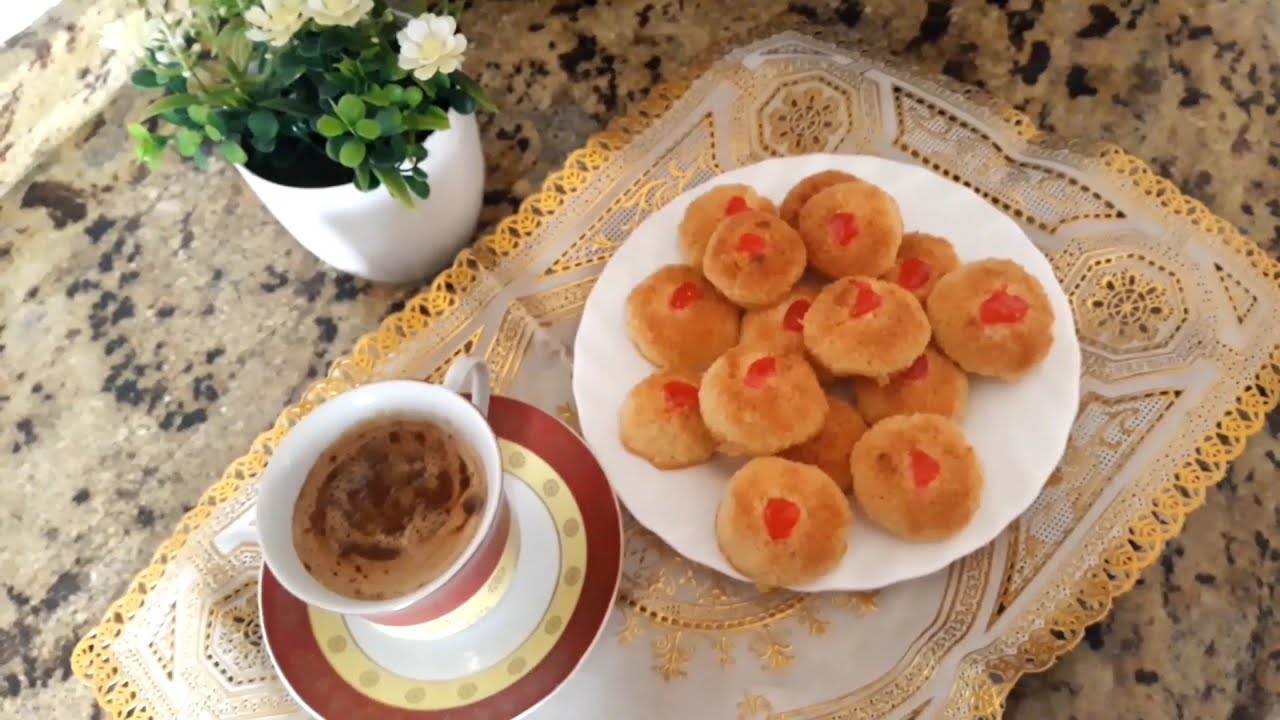 حلوة الكوك في عشر دقائق بثلاث مكونات فقط/ معلكة وهشيشةكتدوب في الفم👌#gateaux_noix_de_coco#