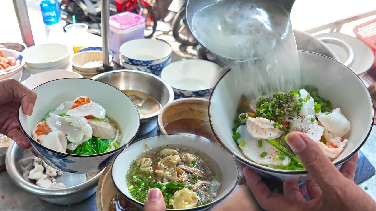 Phát Hiện Hủ Tiếu Mì Hải Sản Full Topping Thuận Ký Hơn 20 năm Khu Quận 1 Sài Gòn