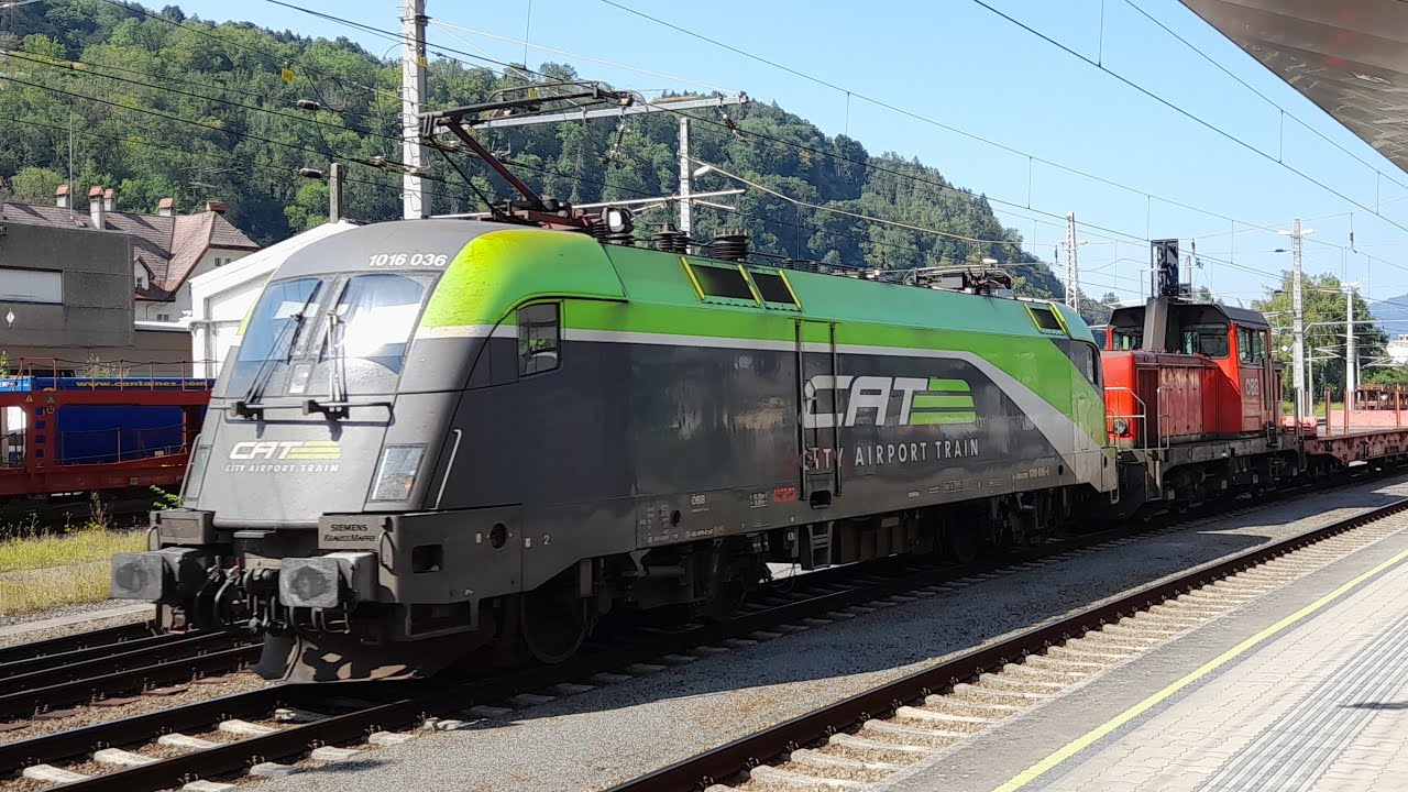 CAT 1016 016 mit &Ouml;BB 2068 im Schlepptau nach Bludenz und StB 1142 mit Containerzug nach Wolfurt.