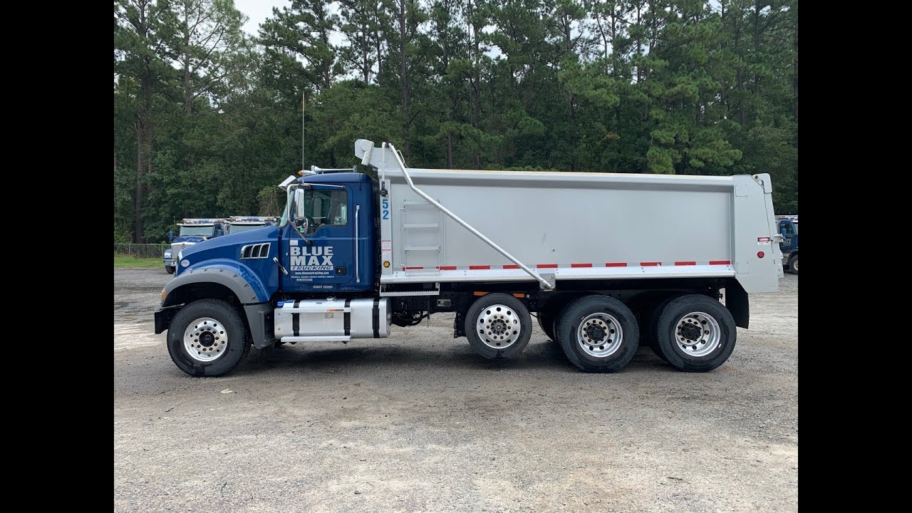 Мой самосвал Mack Granite Tri-Axle 2020 года выпуска с трансмиссией M Drive.