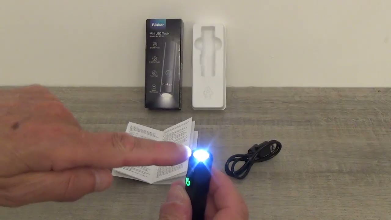 Blukar Mini Lampe Torche LED Rechargeable, Cette mini lampe trouvera sa place dans la poche, le sac