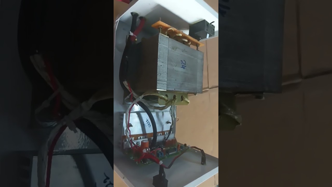 Bus Inverter 24 V Video (230V) .800Watts,Type16/3" Copper Transformer,10 SQ mm,8 fet board