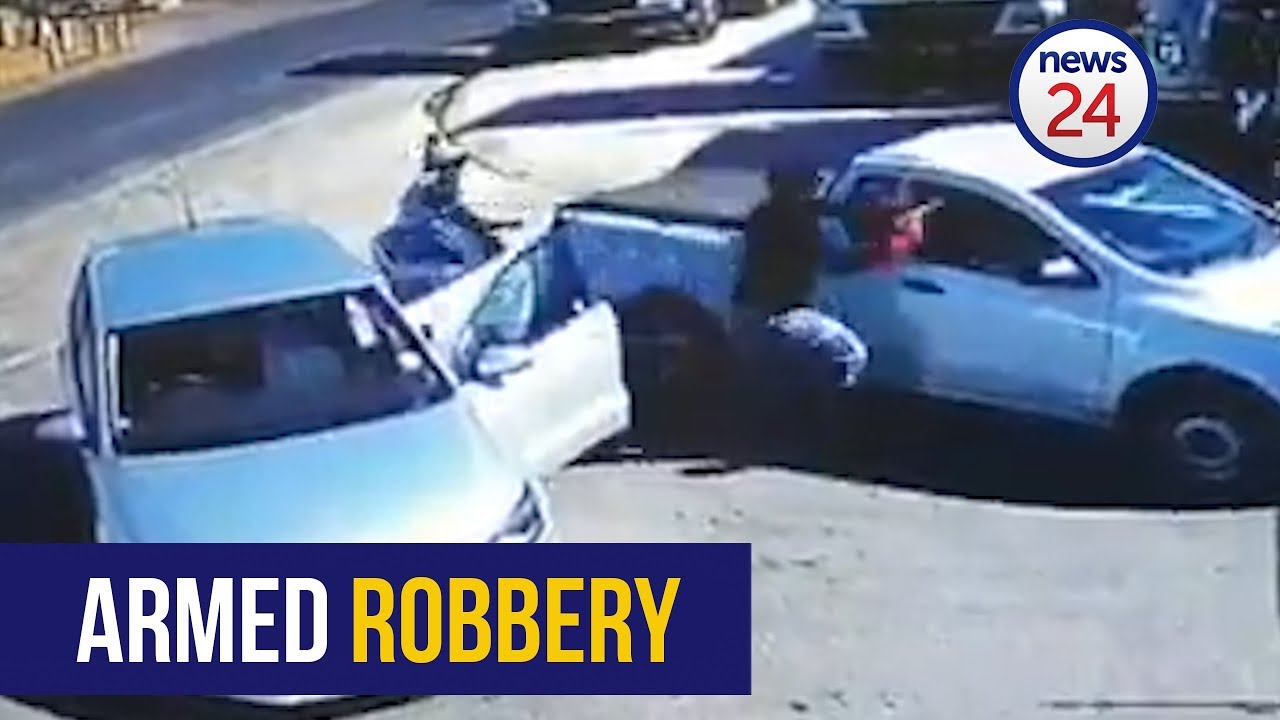 WATCH: Man robbed of R25 000 after cashing in cheque at Boksburg bank