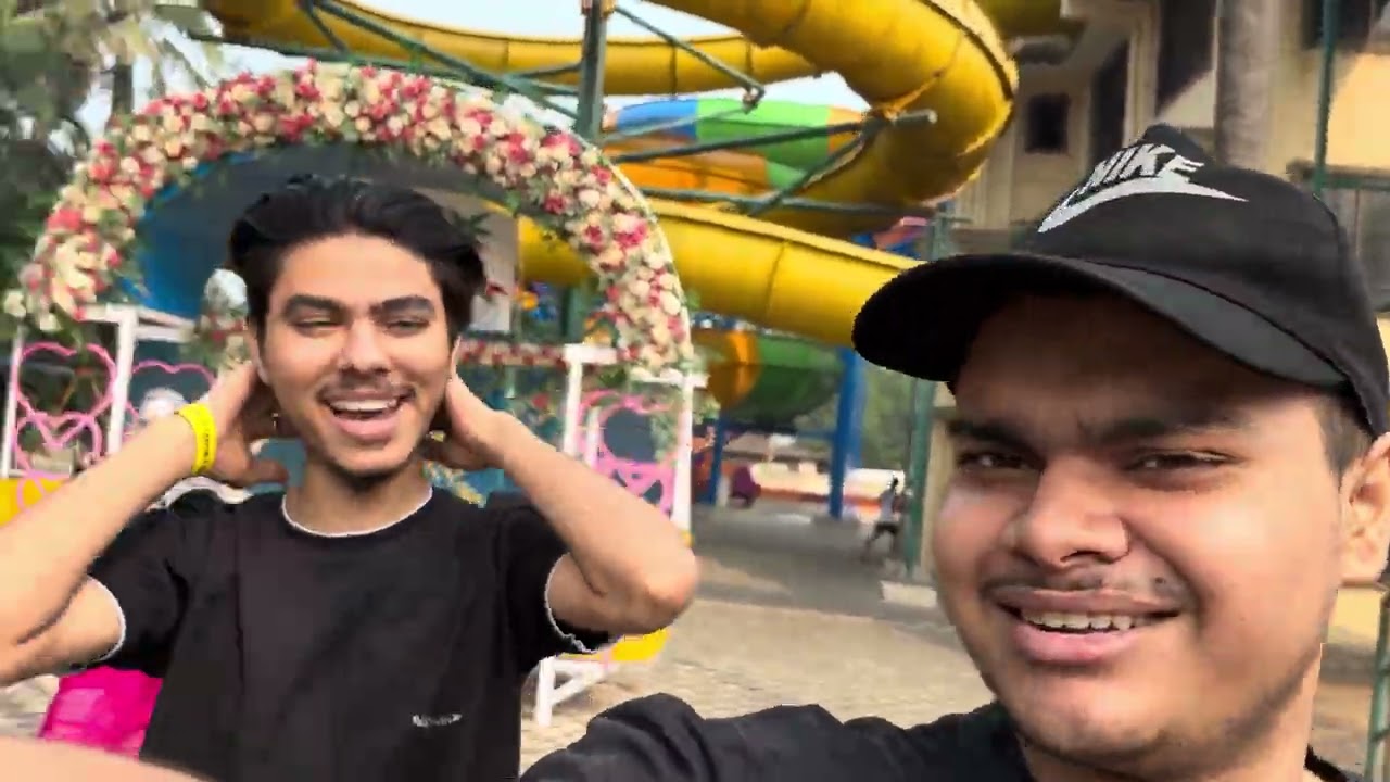 Water park ghumne Gaye room gin kho gaya