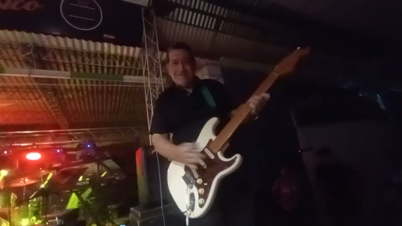 EL TURCO JULIO Y SU BANDA JHONN CÉSAR ESPLÉNDIDO EN GUITARRA 🎸🎸 OTRA NOCHE MÁS JUNTO A ELLOS LA 👑