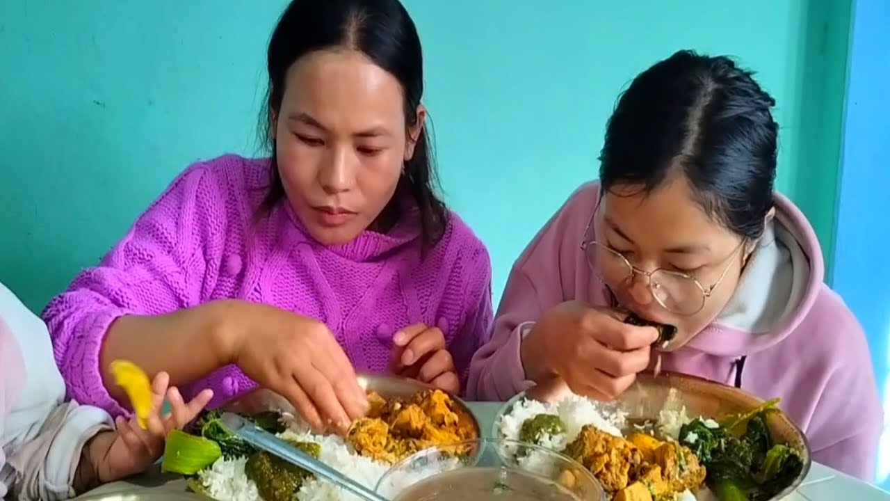 Ajaa KO hamro Khana||chicken 🐔 gravy ra rayo ko saga sangha Bhat 🥰