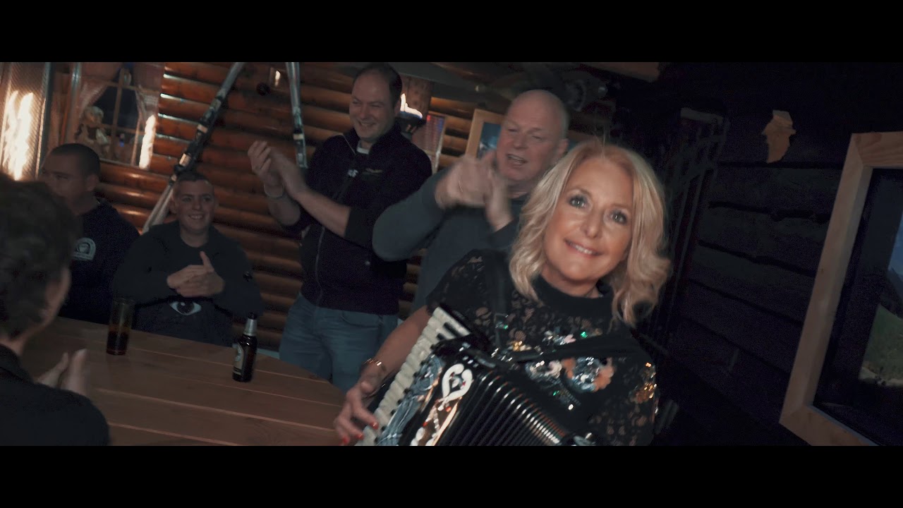 Crazy Accordeons - Viva Bavaria (Officiële Videoclip)