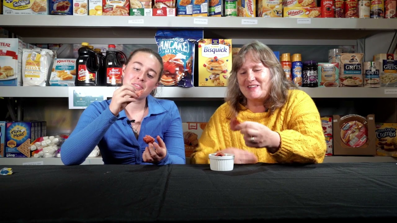 Kiwi's Try American Pumpkin Pie | International Foods