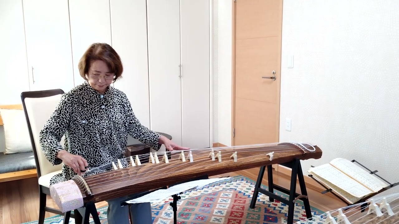 お箏教室にて『さくら変奏曲』お稽古風景