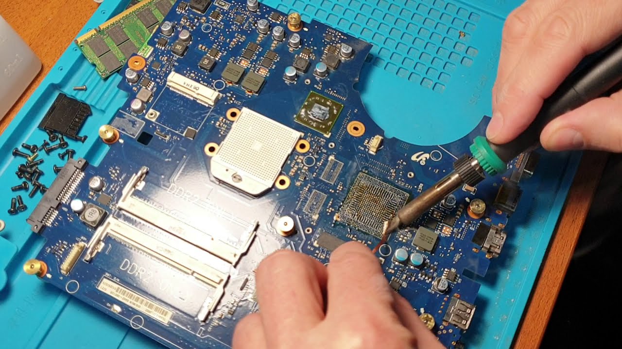 Ремонт ноутбука Samsung/ Замена видеочипа 216-0774007.  Модель ноутбука NP-R525. СЦ DIOD.