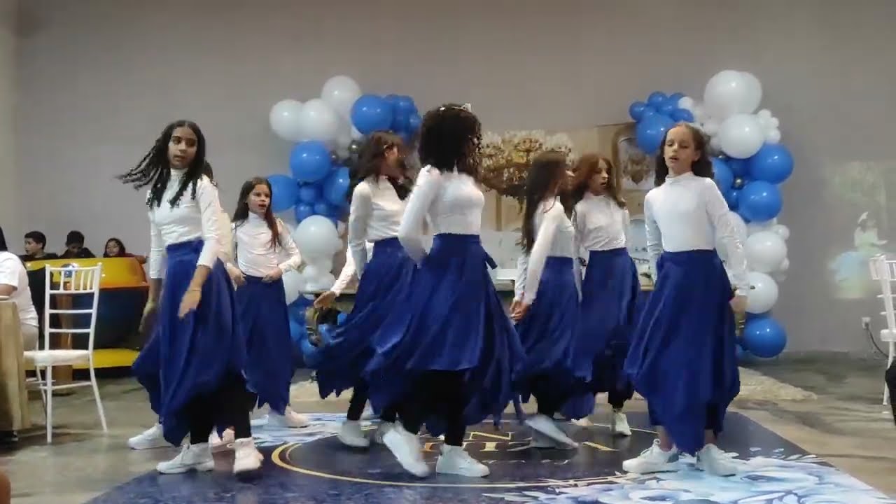 Abertura da pista de dança Gospel 15 anos Ana Luiza (Caldas Novas GO) 13/07/24