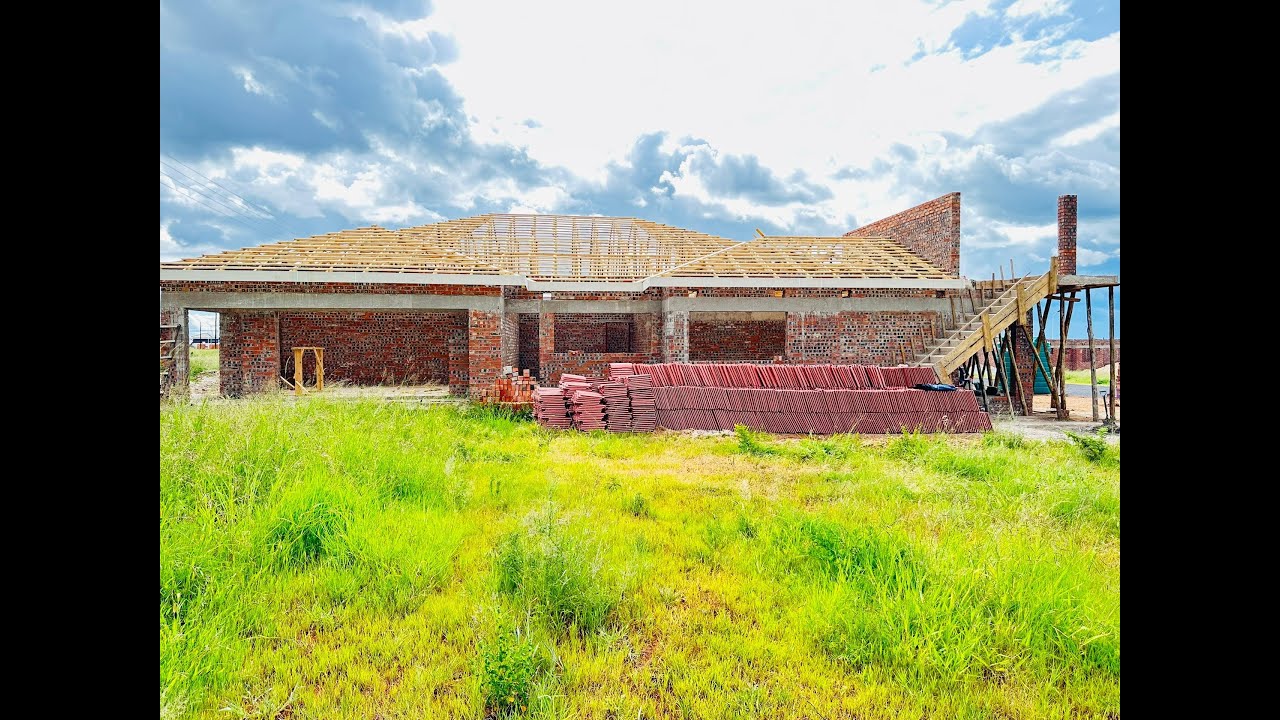 Building a house in Zimbabwe Ep6 Roofing