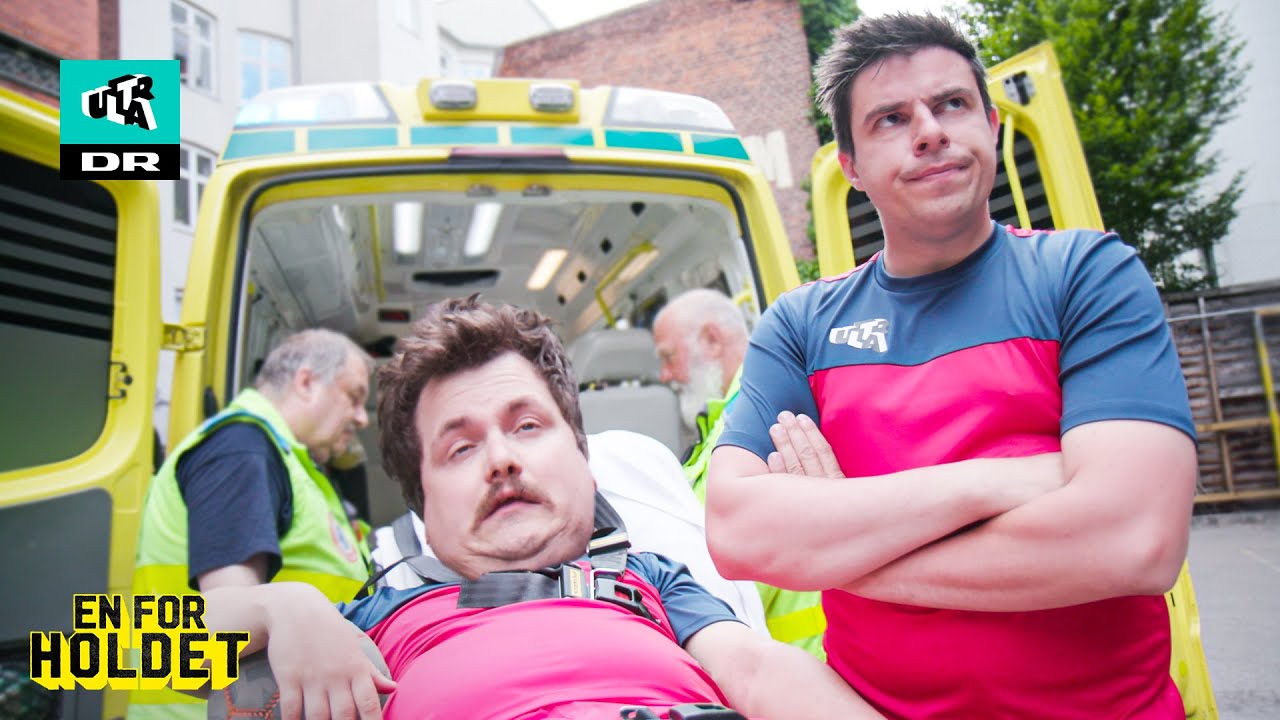 Niki Topgaard AMOK på Casper: Hentet i ambulance! | Fodboldhaderne #5 (Sæson 1)