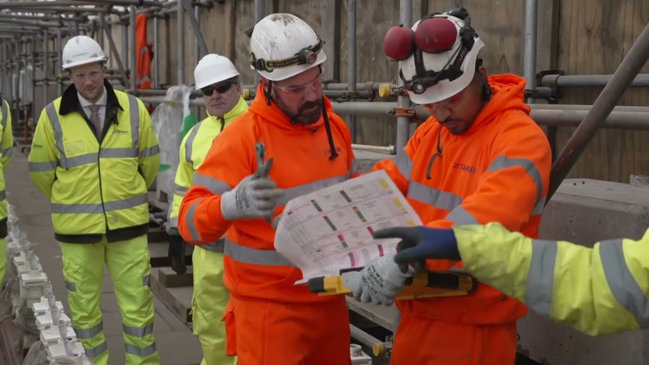 Blackfriars bridge undergoes &pound;15m refurbishment