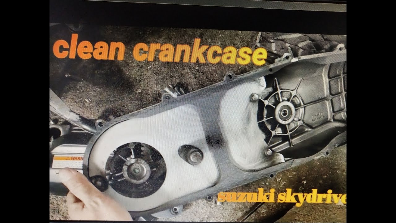 SUZUKI SKYDRIVE  remove and clean crankcase.