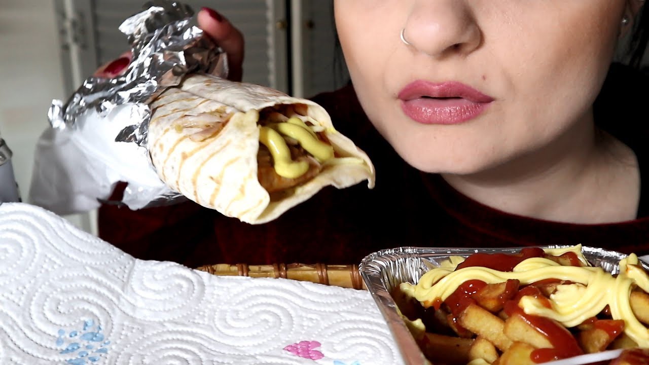 MUKBANG ASMR No Talking || Piadina Kebab + Patatine [eating sounds]