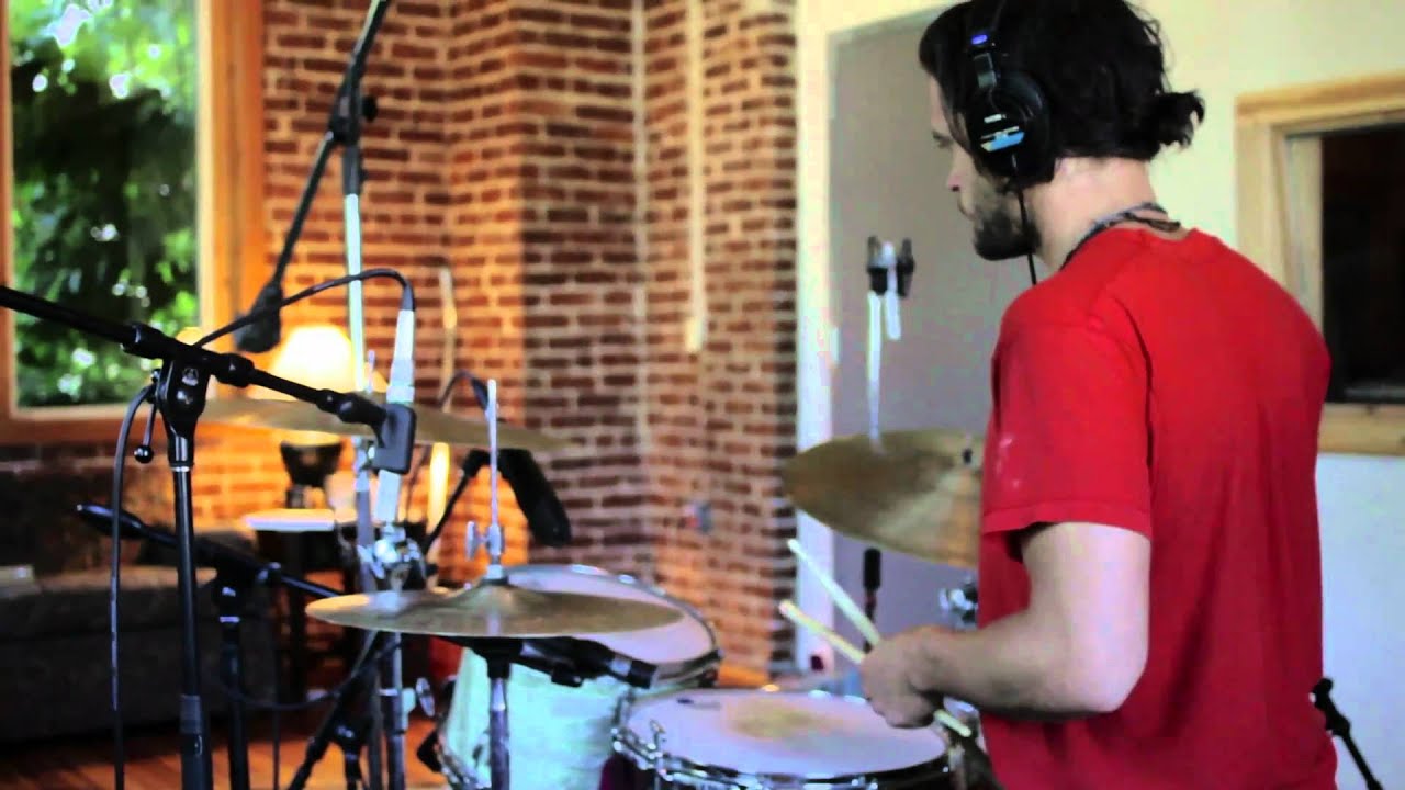 Broncho@Church Studios:Can't Get Past the Lips