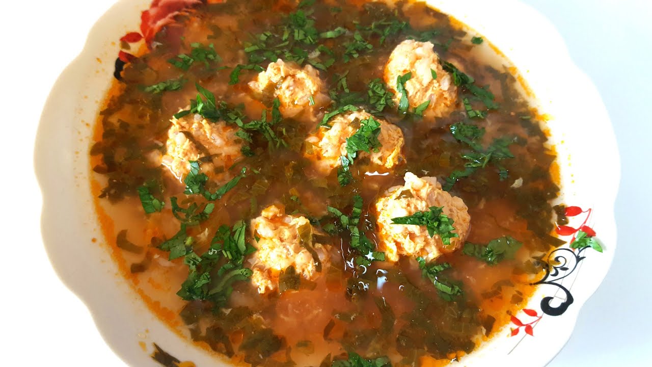 Cum Să Faci Ciorbă de Perișoare ca la Mama Acasă – Rețetă Ușoară și Delicioasă