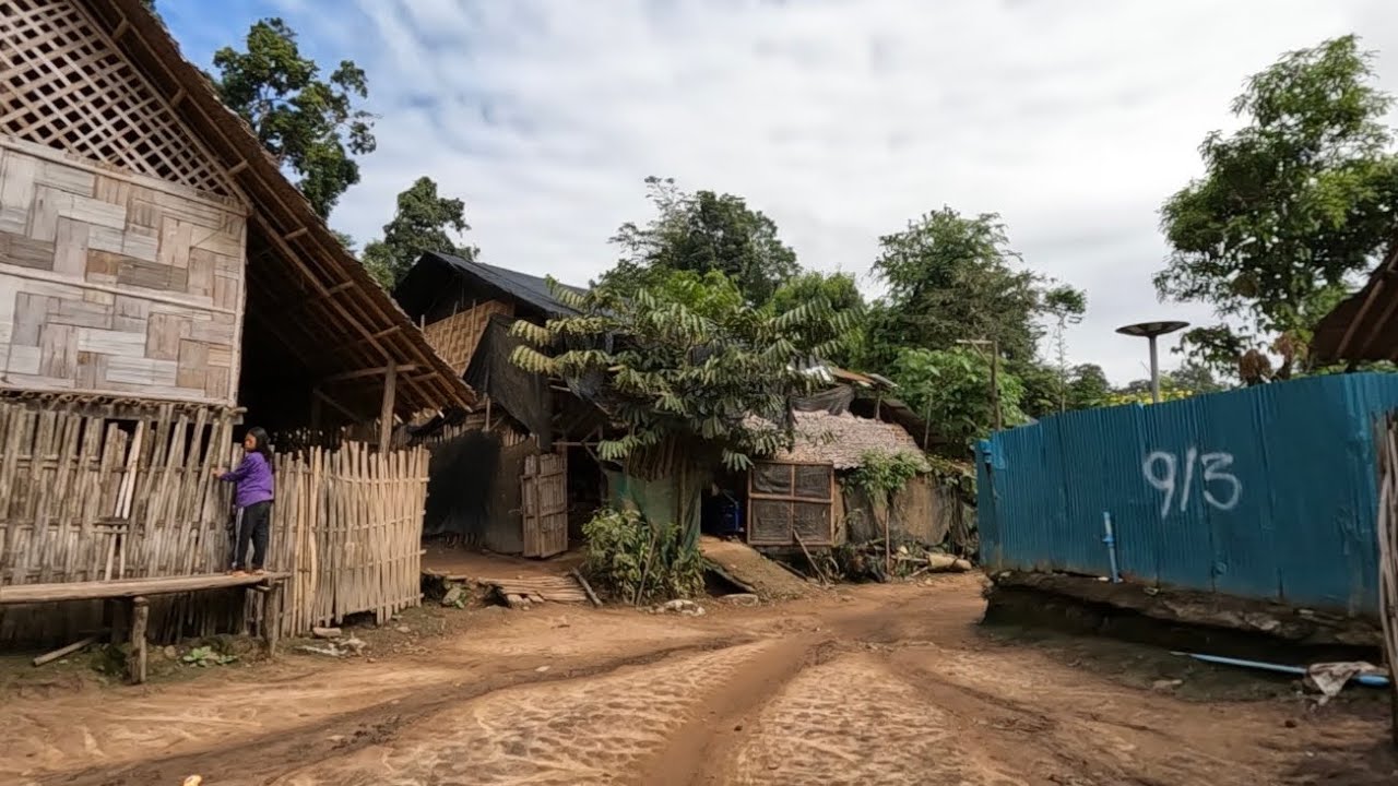 Karenni refugee camp (1) show road ( section 6 to section 4 )
