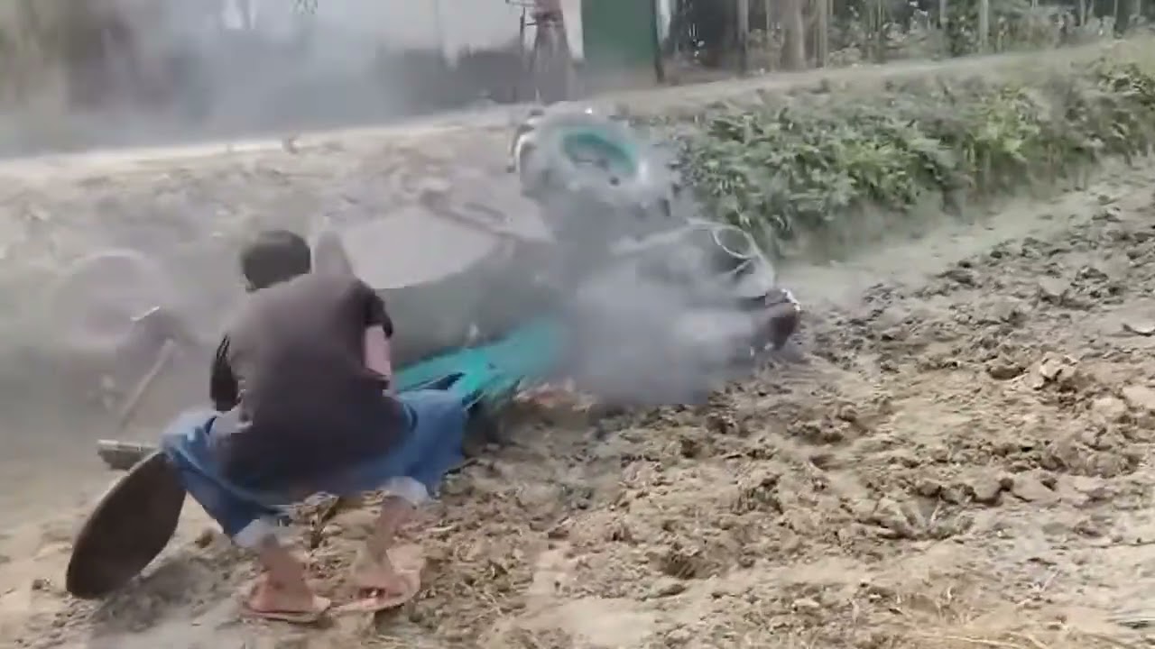 হাল ভেঙ্গে মাঠে নামছে 