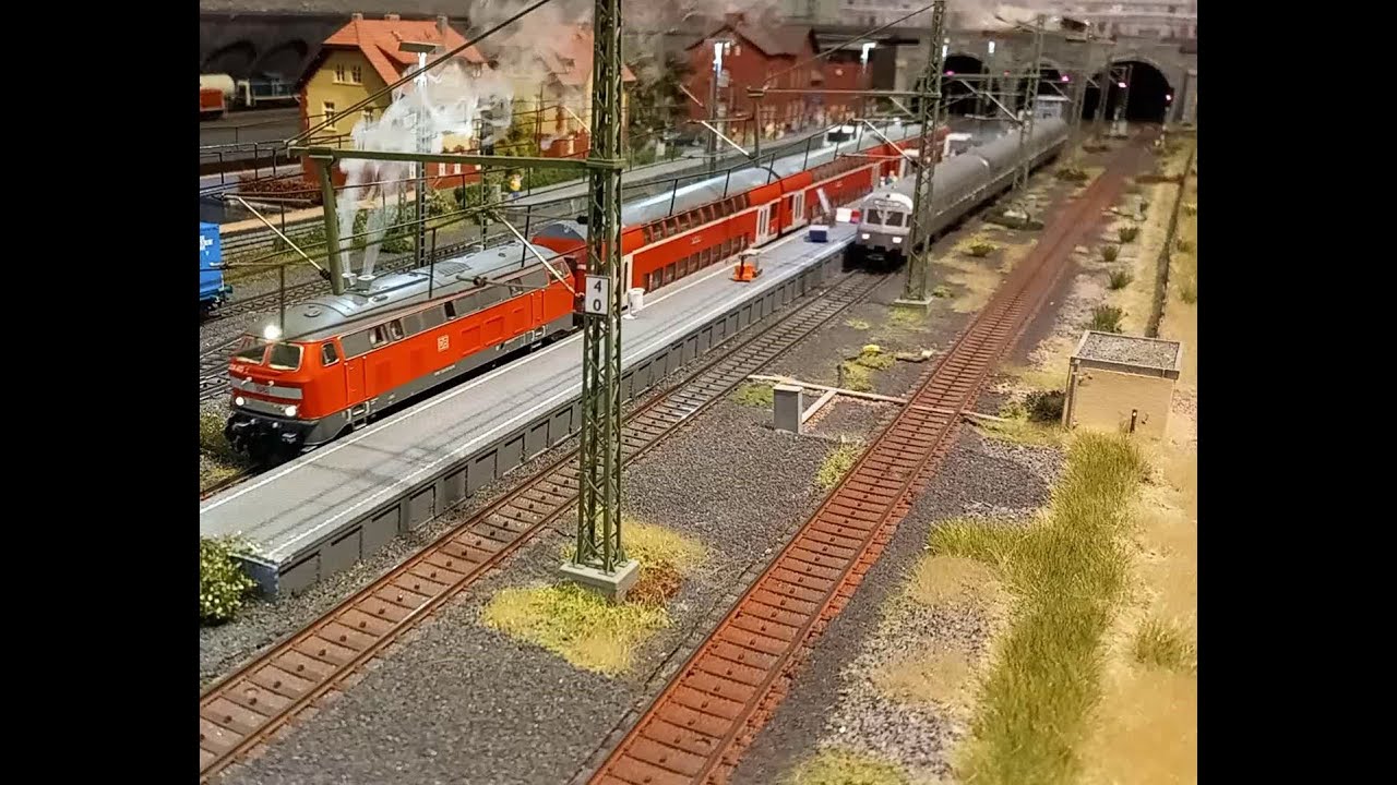Gemischter Zugverkehr auf meiner Märklin H0 Modelleisenbahn.