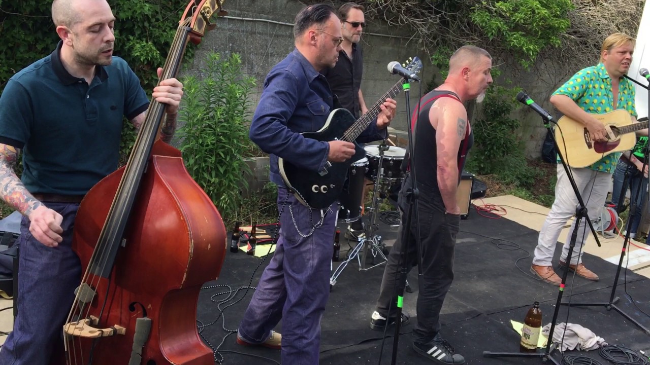 LES MOONSHINERS 