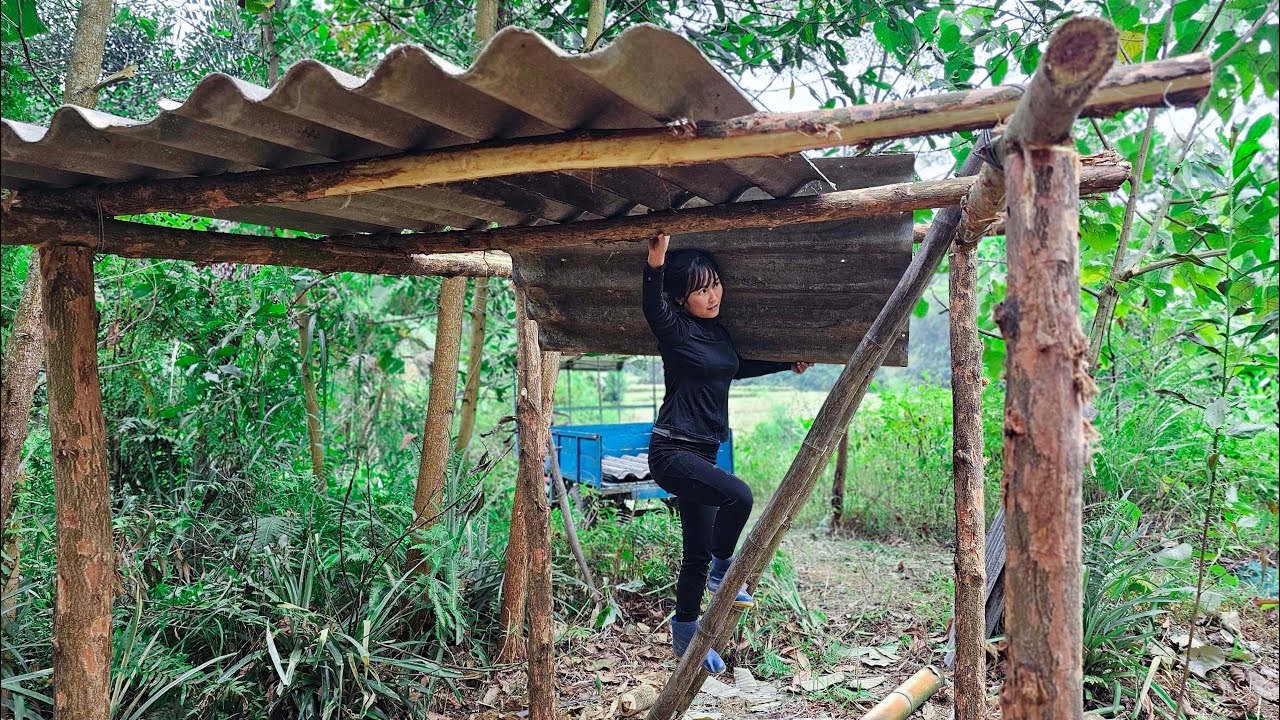 Building a frame to build a cow shed - Building a farm off the grid
