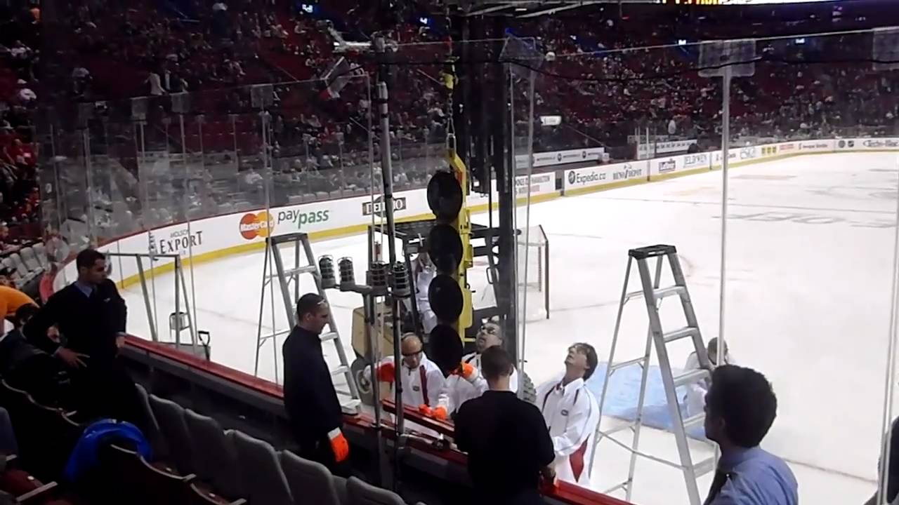 How to change glass at the Bell Centre in under 5 minutes