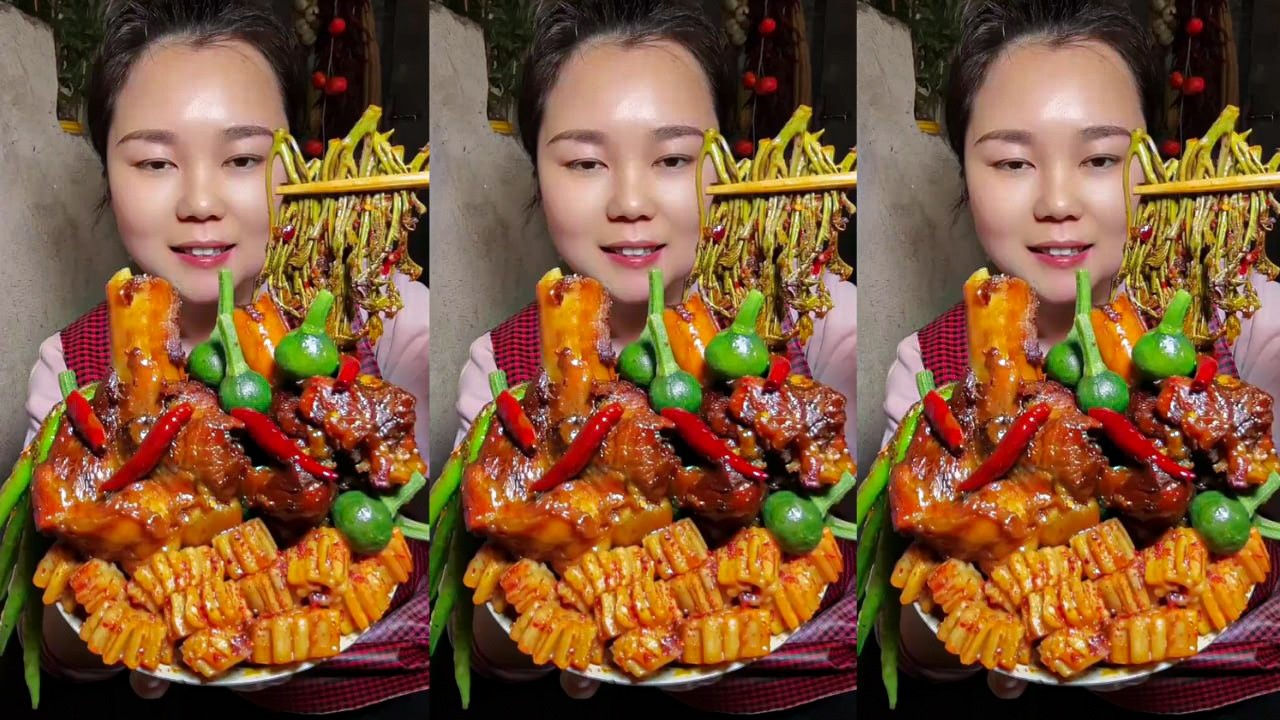 Шоу &laquo;Давайте поедим&raquo; | Увлекательное тушеное мясо на свиных костях &ndash; острый рецепт и видеоурок 🤤🔥