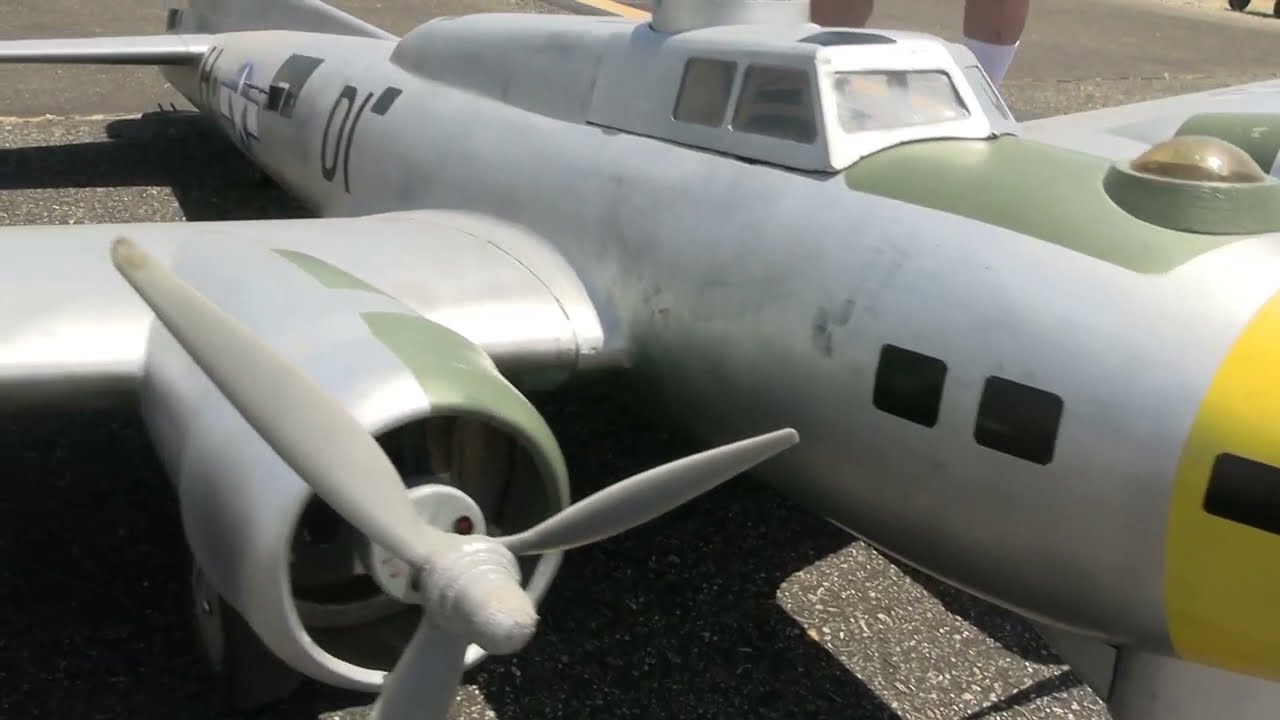 B-17 Bomber Custom built, RC Plane. A great story! Watch this video!