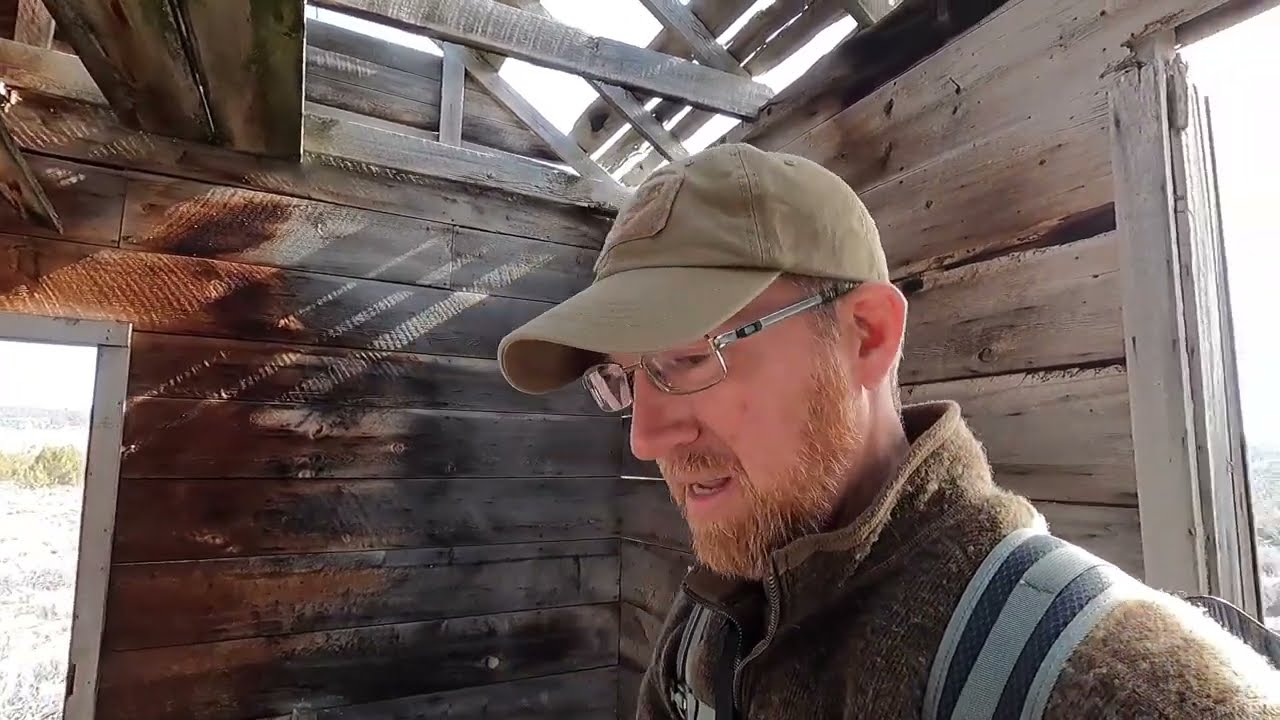 Hiking in to a Historic Homestead in Central Oregon