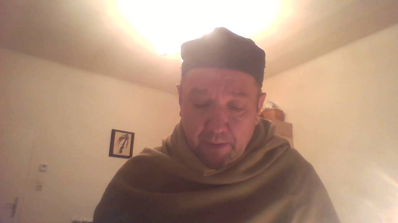 European recites Mallinatha's mangala-stanzas in Sanskrit (different meters)