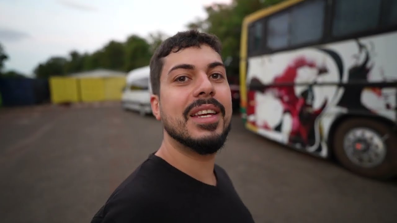 LOCATELLI COMPROU UM ÔNIBUS PRA DESTRUIR