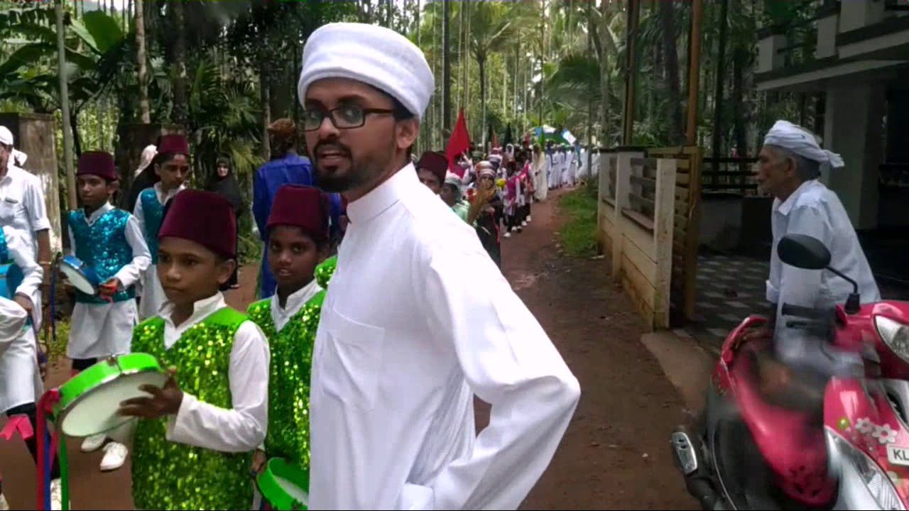 കാണാതെ പോകരുത് 
സാഹസികംjamia al haneefiyya arrabbaniyya &nusrathul islam madrasa സംയുക്ത നബിദിന റാലി