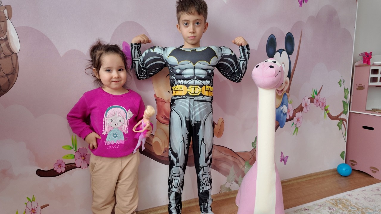 ШТОРМ РАЗРУШИЛ ДОМ АЙБЮКЕ! 🌪️ БЭТМЕН МЕМОШ СПЕШИТ НА ПОМОЩЬ! 💪🦇