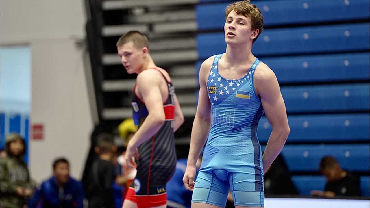 U17 Oleksandr Budarev (UKR) vs Danylo Drahulian (UKR) 65kg. Greco-roman boys youth wrestling.